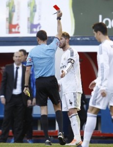 Ramos ve la expulsión (vía marca.com)