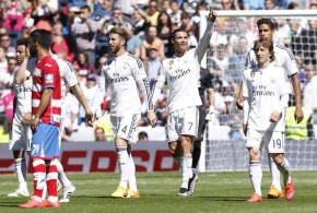 Cristiano y el Real Madrid abusan de un débil Granada